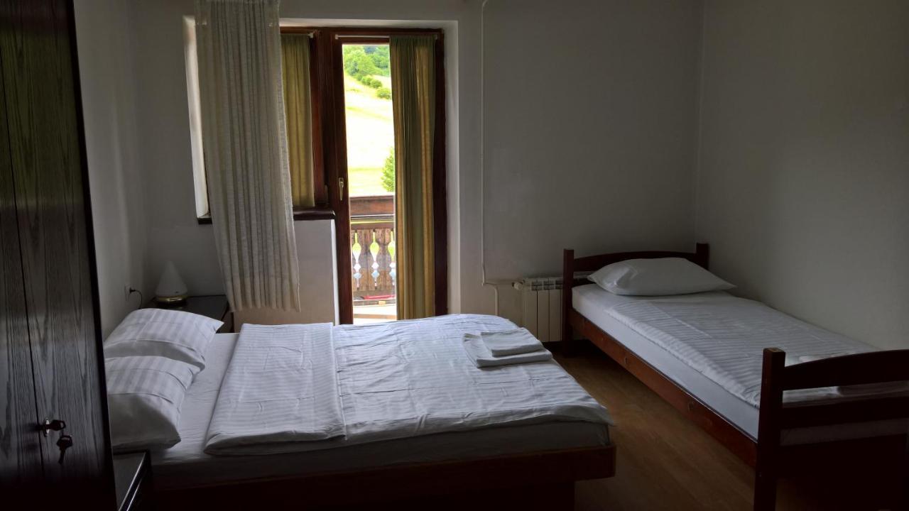 Gostilna Lokve Bed & Breakfast Bagian luar foto